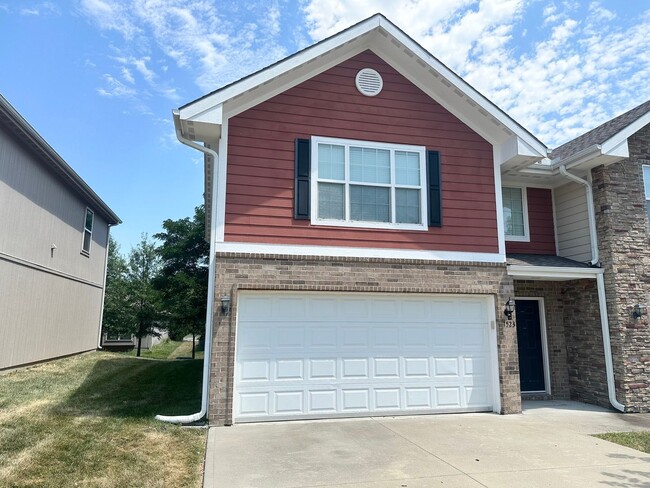 Building Photo - 1517 NE Erin Ct