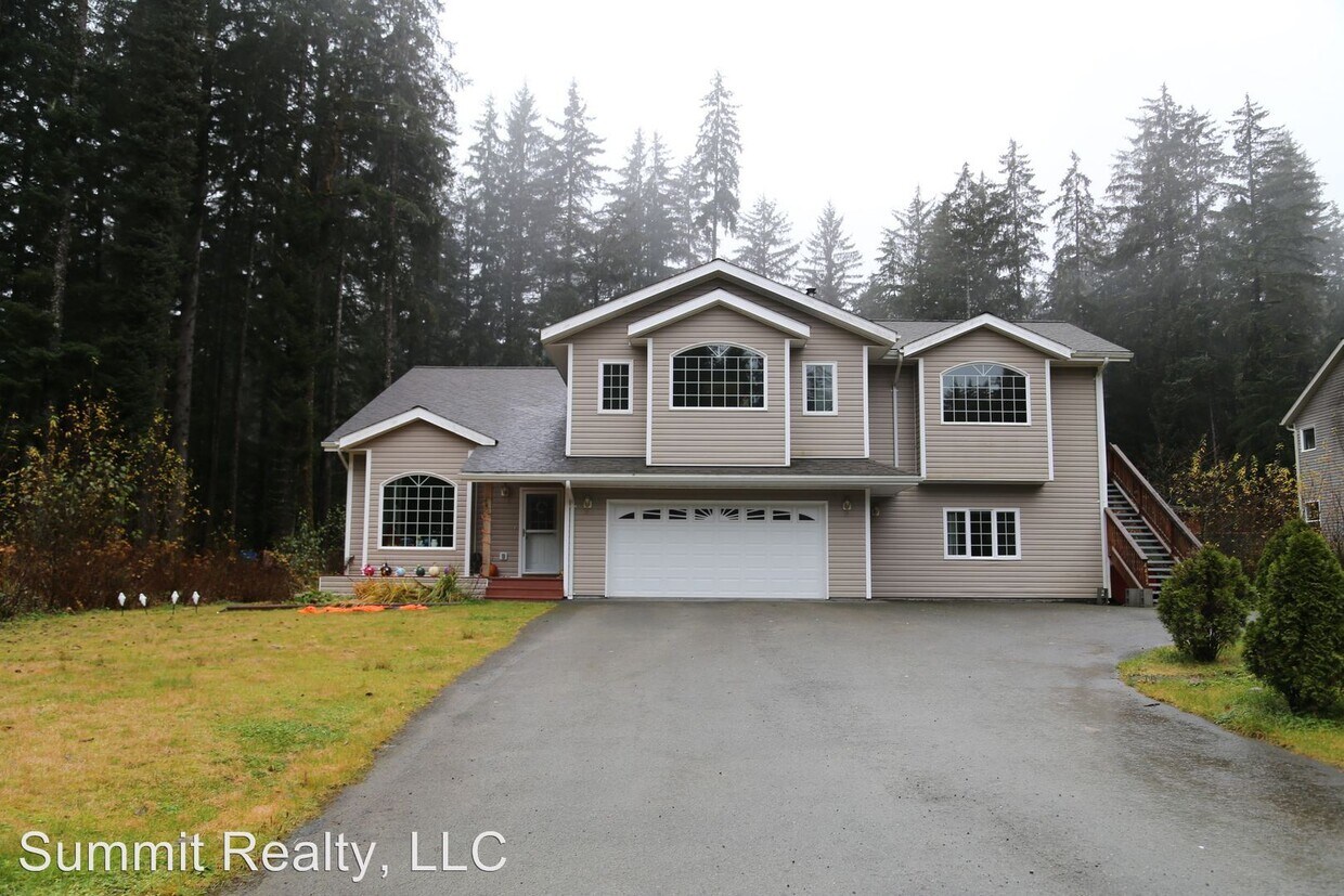 Primary Photo - 4433 Windfall Ave
