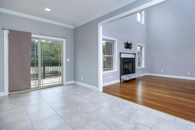 Foto del edificio - 514 Sapphire Dr