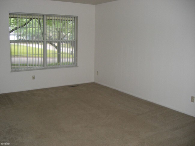 Building Photo - 1530 Cambria Dr