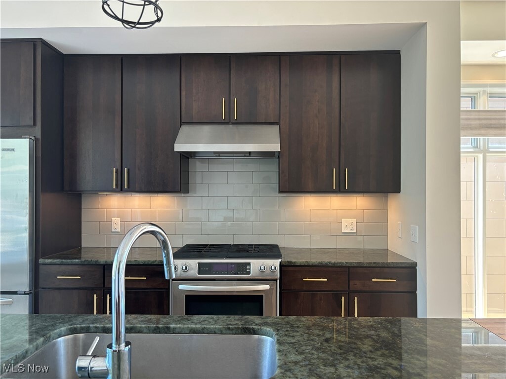 1901 E 119th St Cleveland, OH 44106 – photo 5