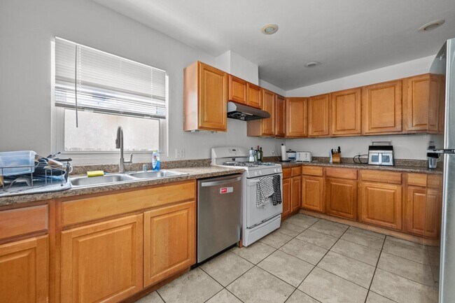Foto del edificio - 5379 E Falls View Dr