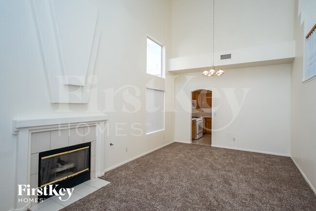 Foto del edificio - 3758 Tranquil Canyon Ct