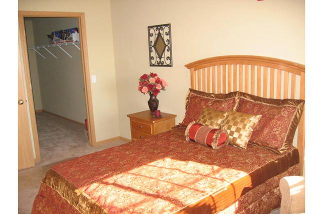 Bedroom - Wildwood Apartments