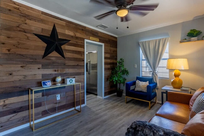 Building Photo - 123 Oconee St