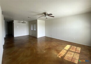 Building Photo - 6408 Temora Loop