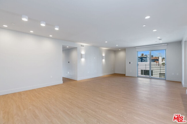 Building Photo - 11837 Mayfield Ave
