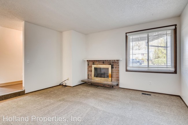 Building Photo - 5 br, 2 bath House - 18040 SW Salix Ridge St.