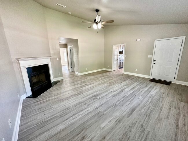 Foto del edificio - 8022 Brookside Ln