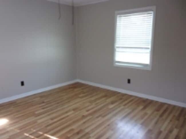 Foto del edificio - 1823 India Hook Rd