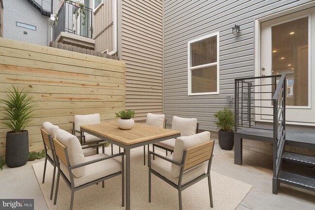 Building Photo - 1432 Ogden St