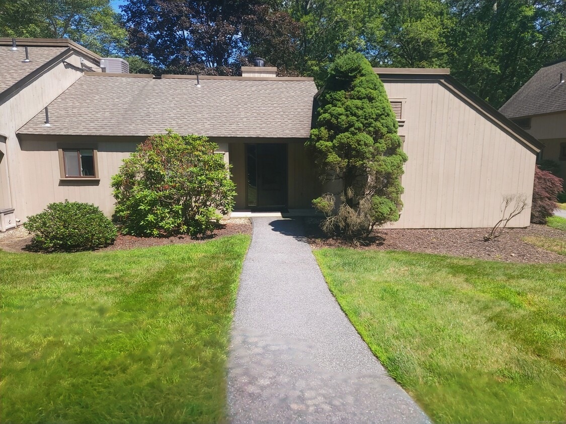 Primary Photo - 41 Crocus Ln