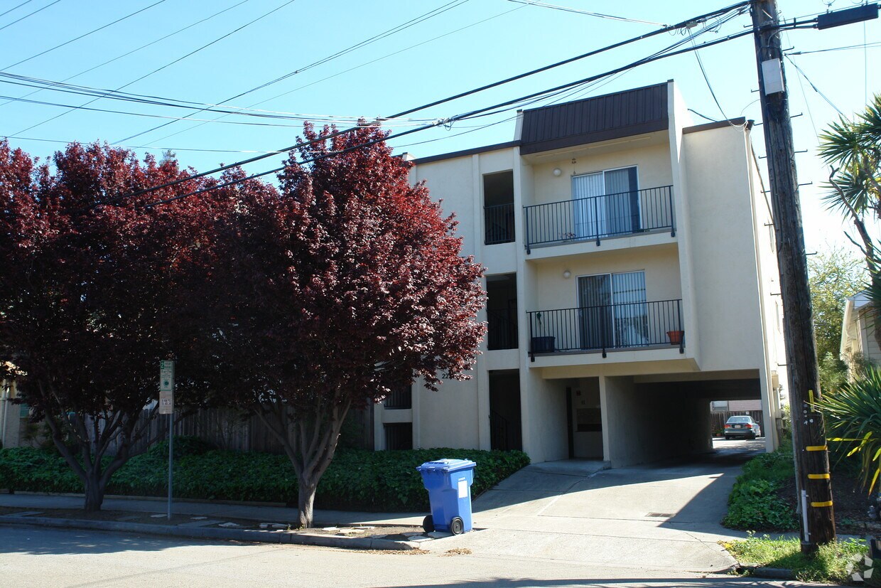 Foto principal - 2229 McGee Ave