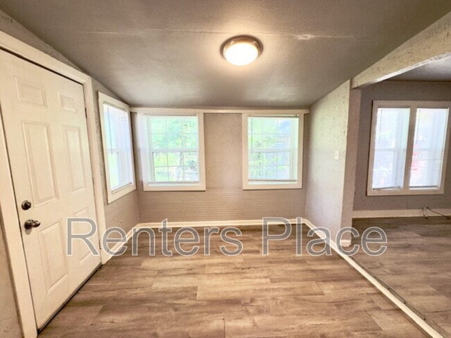 Building Photo - 3119 W 41st St