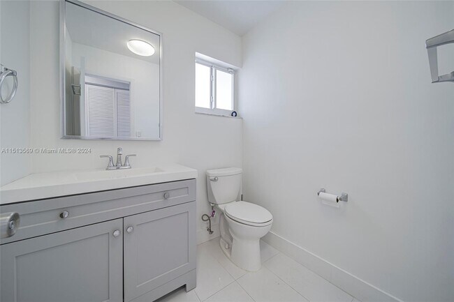 Foto del edificio - 621 SW 99th Pl