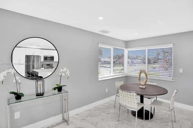 Foto del edificio - 3317 McKinley St