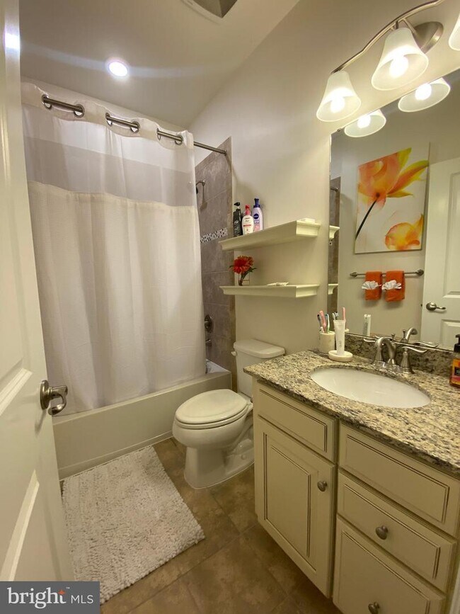 Foto del edificio - 1744 Featherstone Rd