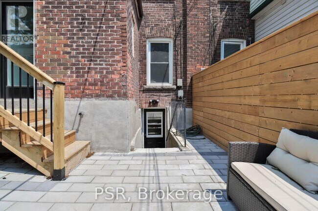 Photo du bâtiment - 1224 Lansdowne Ave