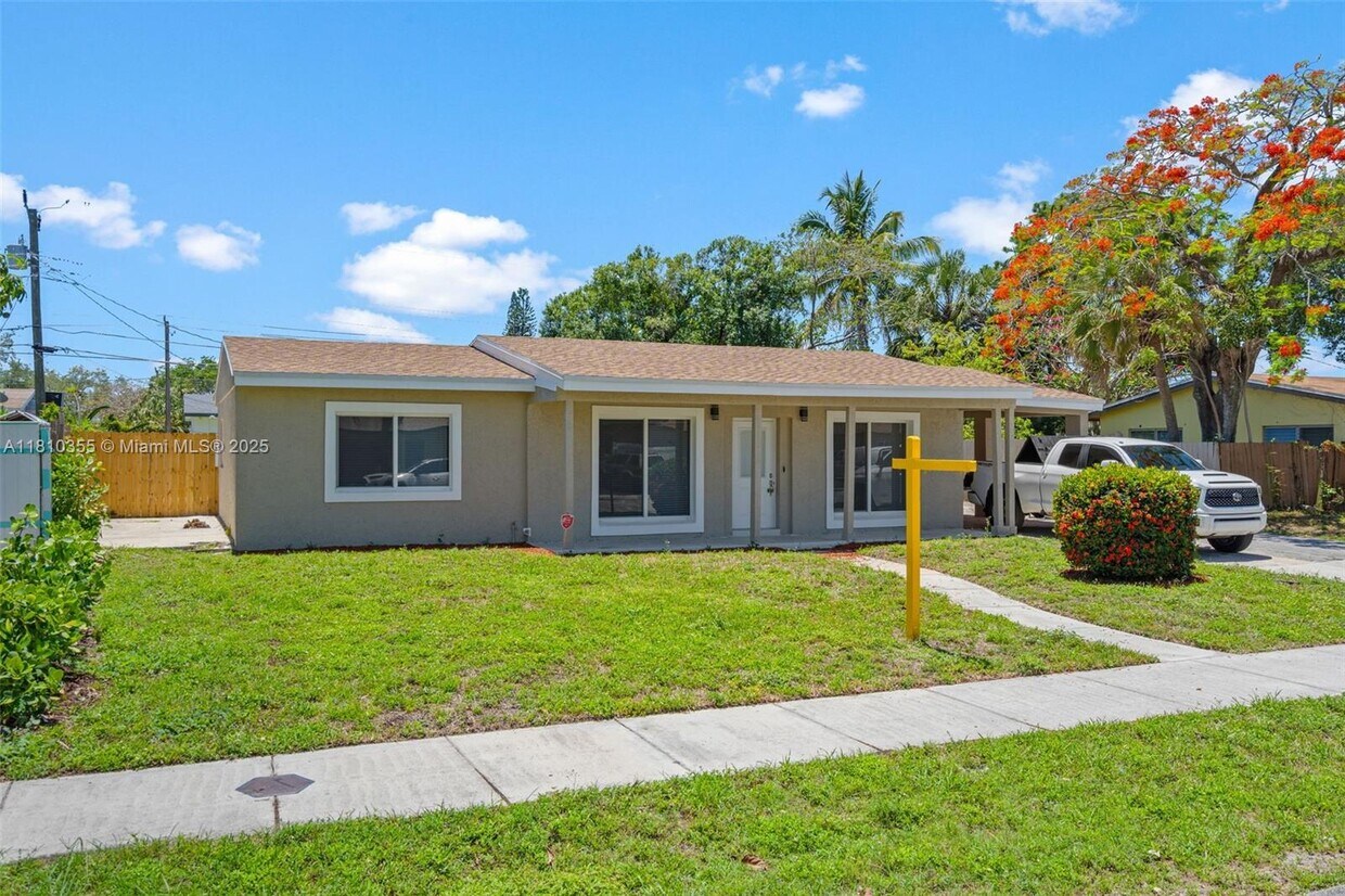 Foto del edificio - 3220 NW 4th Ct