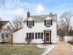 Building Photo - 495 Northview Dr