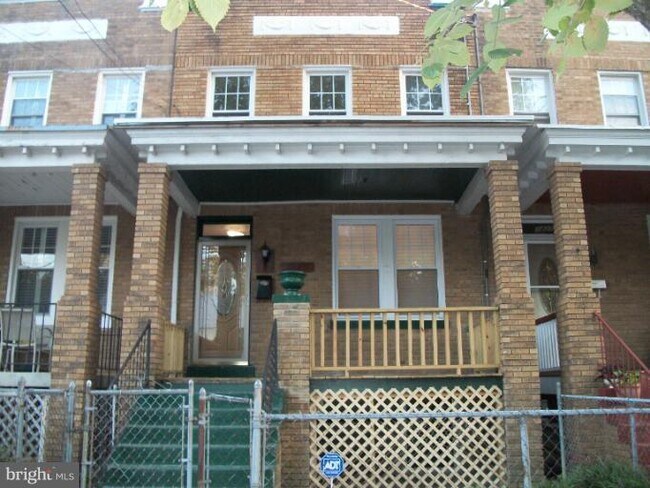 Foto del edificio - 1429 S St SE