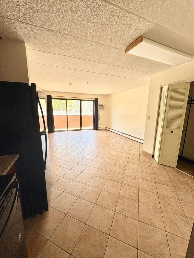 Building Photo - APTS in Everett, Malden, Chelsea & Boston