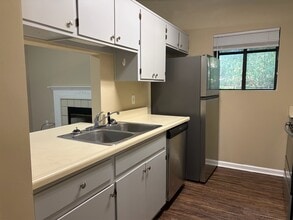 Building Photo - 501 S Blair Stone Rd