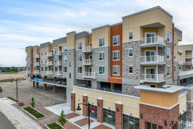 Building Photo - Skylofts at the Heritage