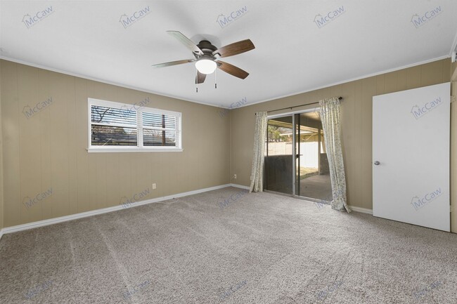 Building Photo - Stunning 4/2/2 in Bedford! New photos comi...