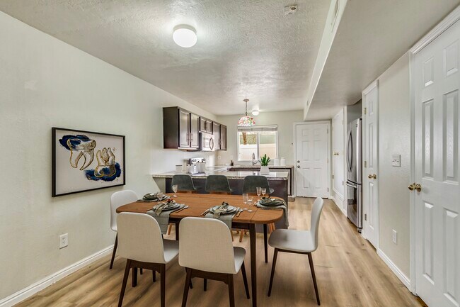 Building Photo - 475 N Redwood Rd