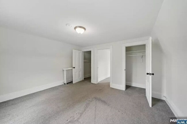 Building Photo - 9 Vincent Pl