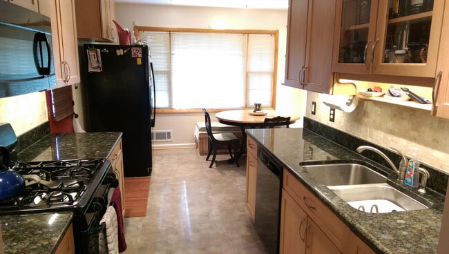 Photo - 5910 King James Dr House