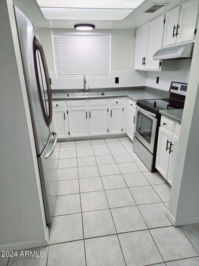Foto del edificio - 4616 N 105th Ave