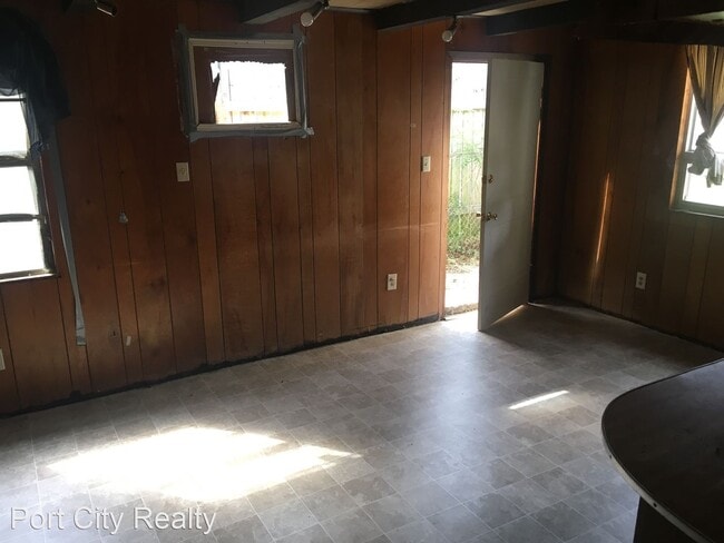 Building Photo - 3 br, 1 bath House - 2909 Glenwick St