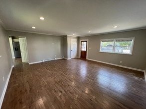 Building Photo - 6416 Walnut Dr
