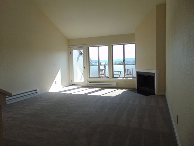 Foto del edificio - Lovely 2BR/2BA Townhome-Style Condo, Sand ...