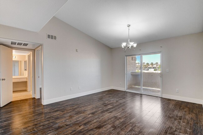 Building Photo - Beautiful, fully remodeled 1 bedroom in th...