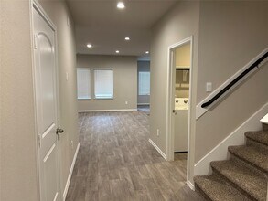 Building Photo - 40434 Gdn Hts Ln