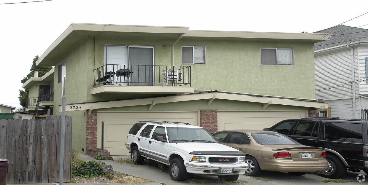 Primary Photo - 2724 Octavia St