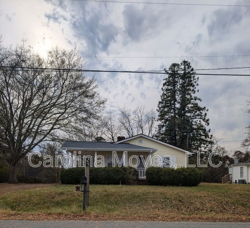 Photo - 201 Emile Street