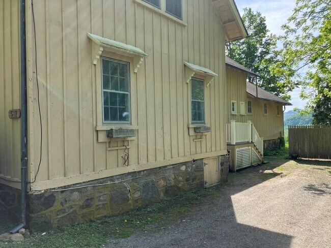 Foto del edificio - 501-511-511 Lane Gate Rd