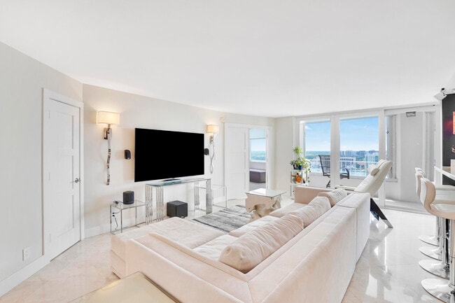 Building Photo - 550 S Ocean Blvd