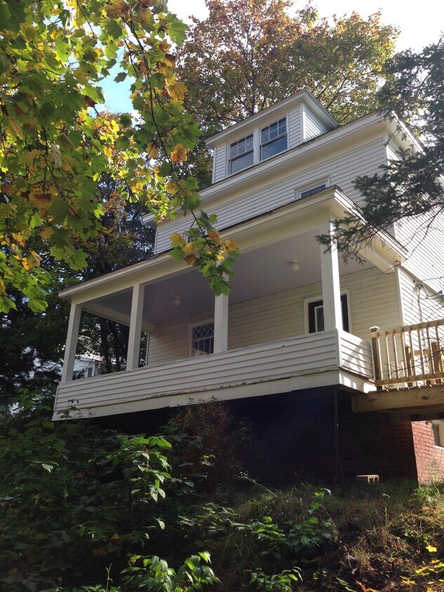 Primary Photo - 98 Parker St