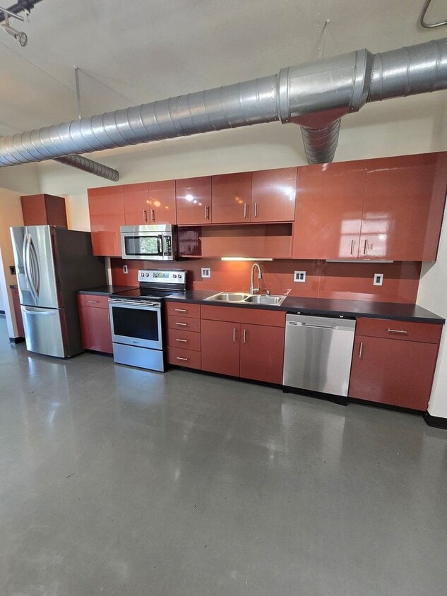 Foto principal - Beautiful 2BR , 2BA 2nd floor loft in East...