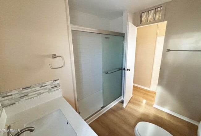 Foto del edificio - 10122 E Illini St