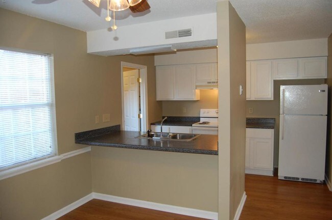 Building Photo - 1454 Nantahala Blvd