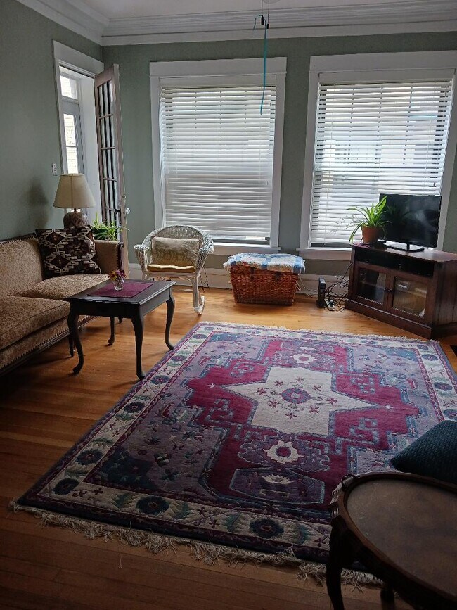 Living Room - 5518 S Cornell Ave