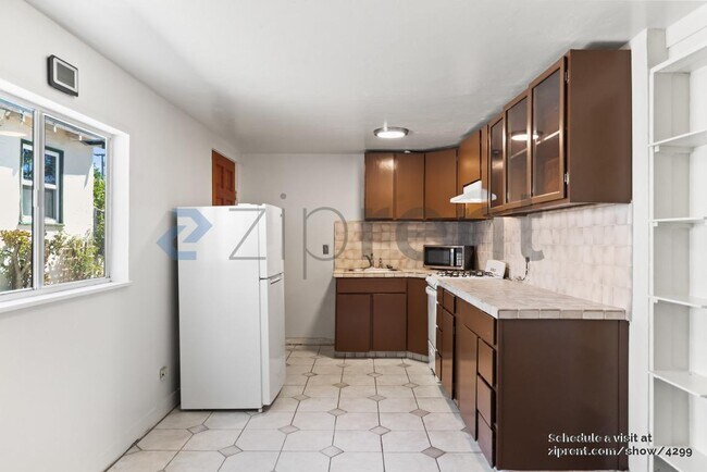 Building Photo - 588 Vasona Ave