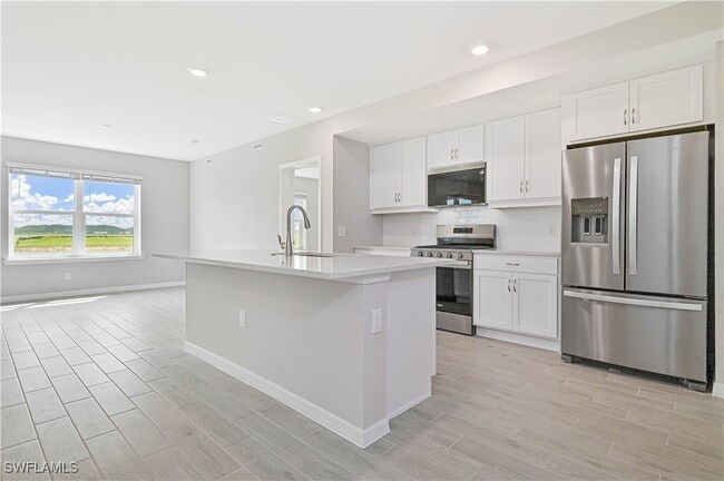 Building Photo - 44633 Palm Frond Dr