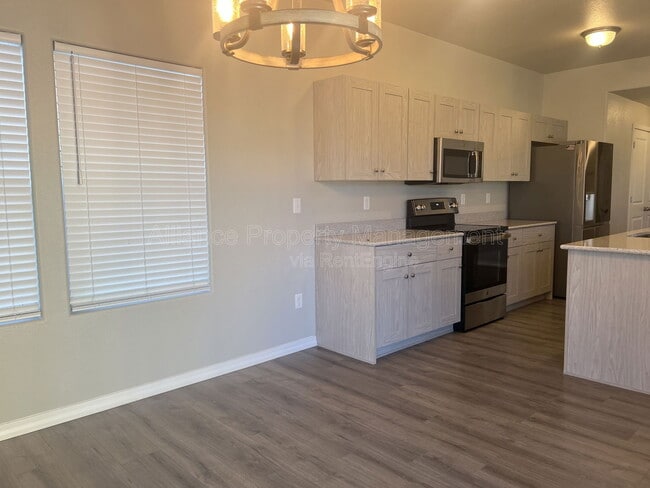 Building Photo - 8175 Talc Dr